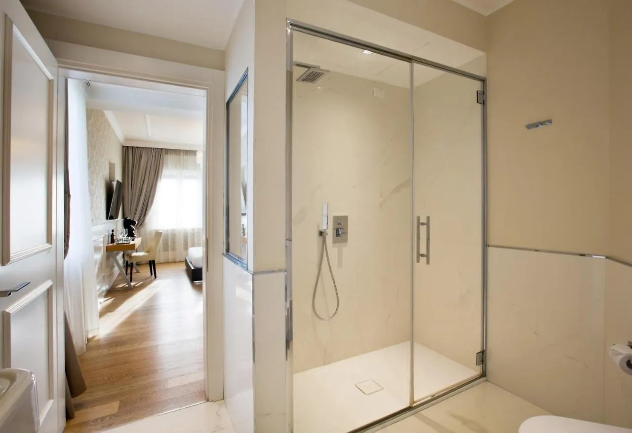 Suite Milano Duomo 2*,  Italien